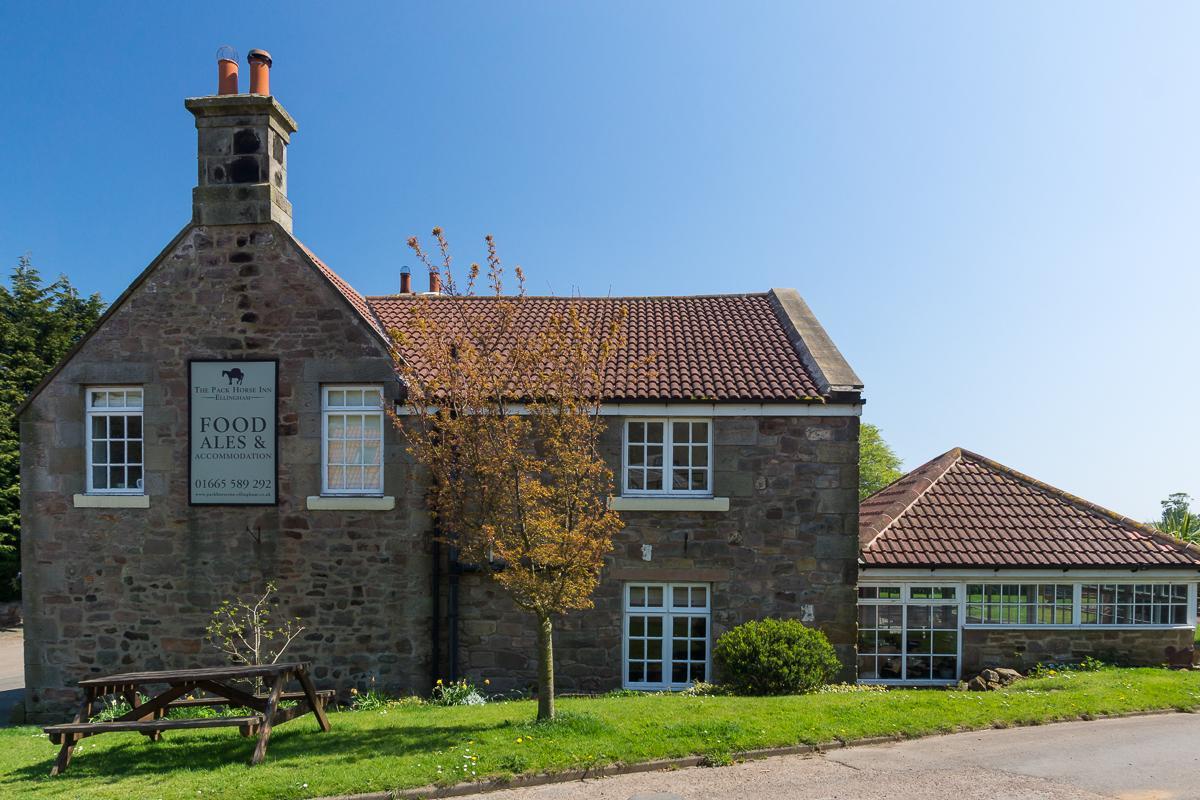 The Pack Horse Inn Chathill Exteriér fotografie